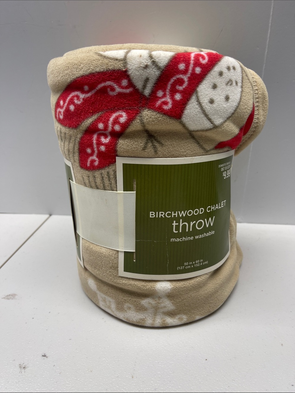 Target Birchwood Chalet Beige and Red Holiday Throw. NEW